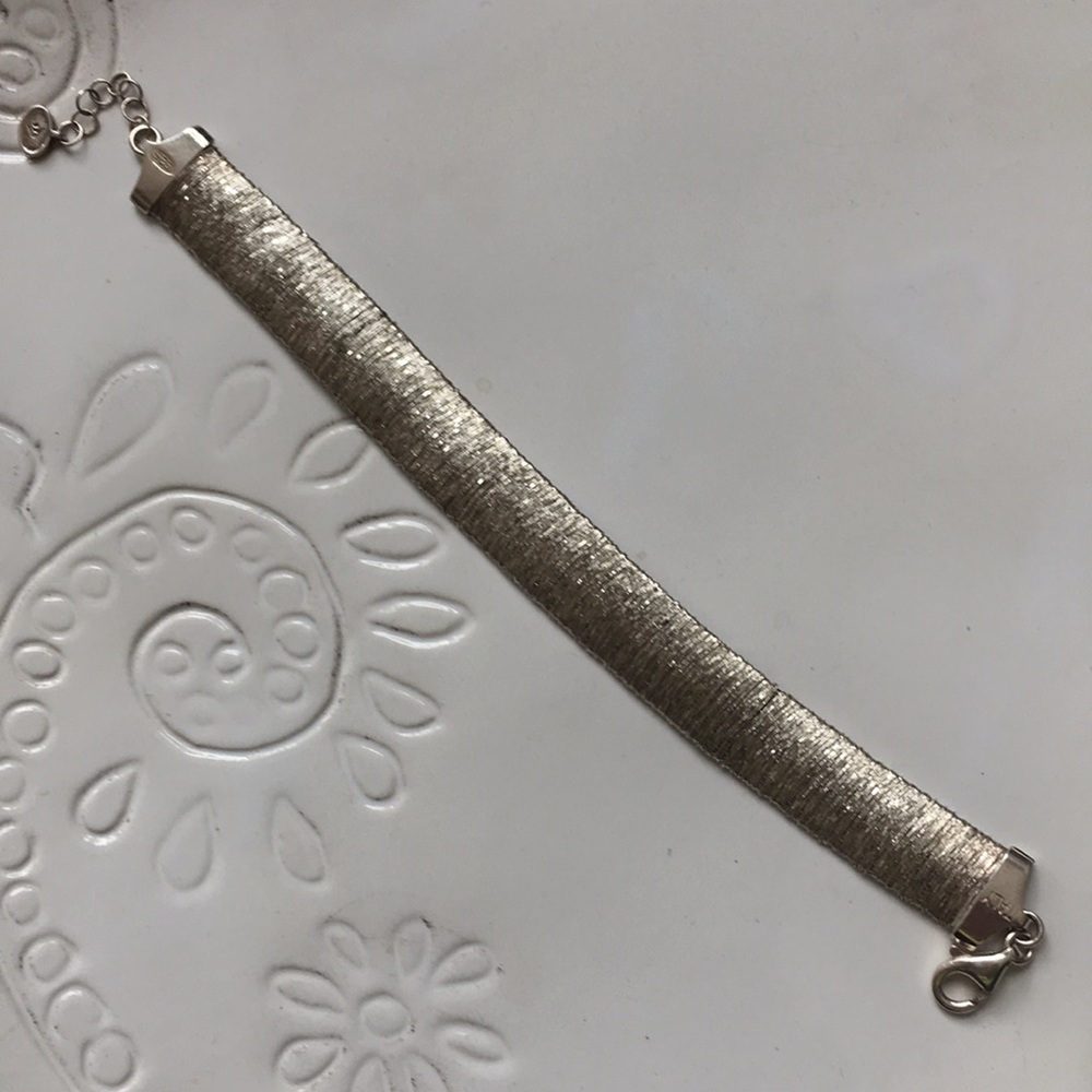 B3415 Wrapped shimmer bracelet